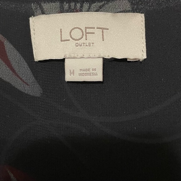 LOFT Black and White Sleeveless Tank Top - Picture 2 of 7